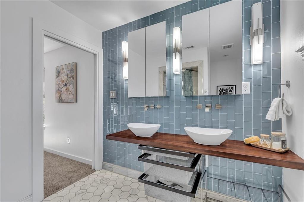 Dallas, Texas 75228, United States, 4 Bedrooms Bedrooms, ,4 BathroomsBathrooms,Residential,Active,137006