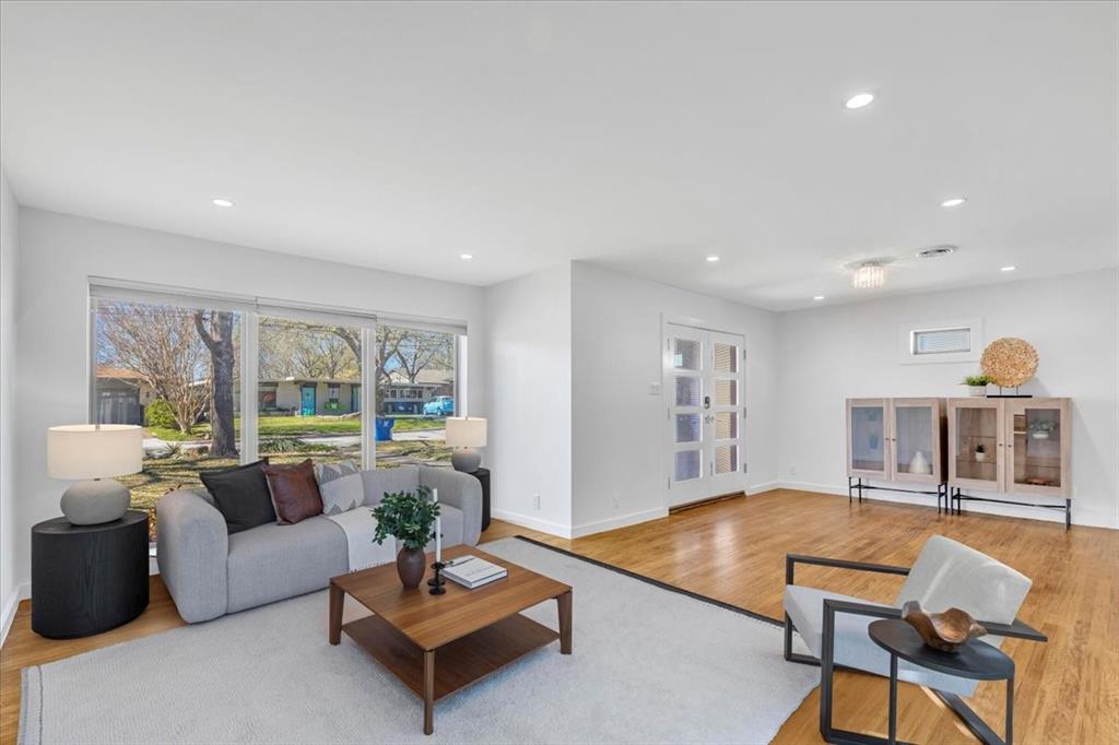 Dallas, Texas 75228, United States, 4 Bedrooms Bedrooms, ,4 BathroomsBathrooms,Residential,Active,137006