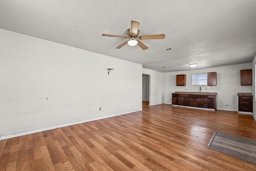 Tomas De La Vega - Residential