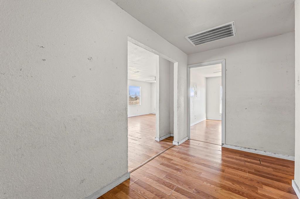 Tomas De La Vega - Residential