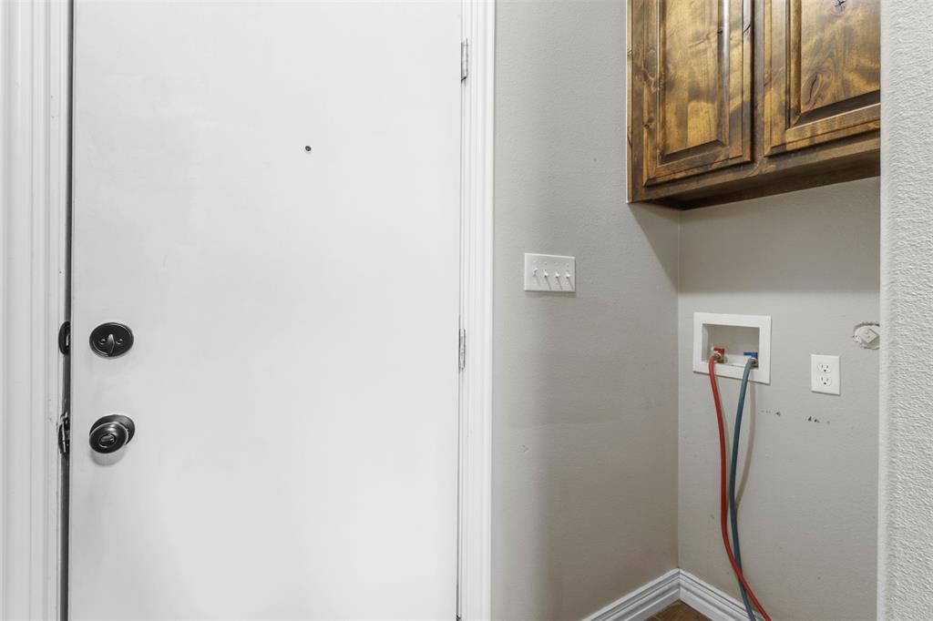 J C Linnstaedts Add - Residential Lease