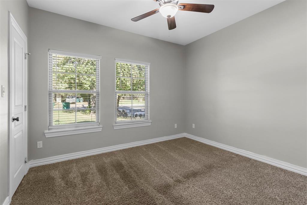 J C Linnstaedts Add - Residential Lease