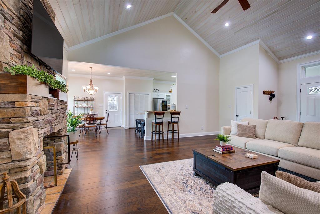 1072 Country Club Road