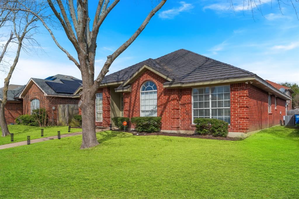 2827 Saint Martin Drive
