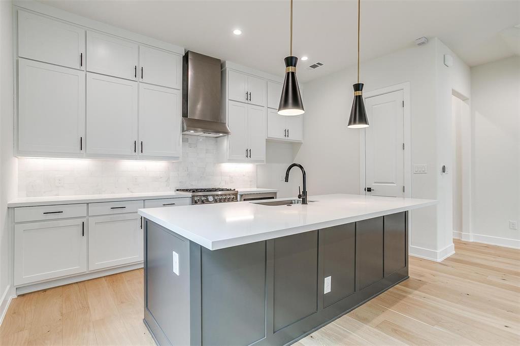 128 Garden Court E