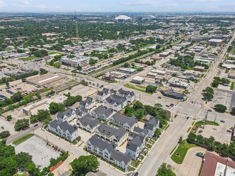 128 Garden Court E Arlington TX 76013