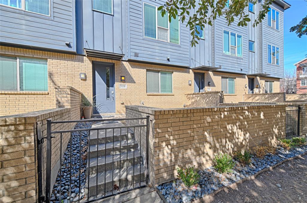 Flora Street Twnhms 02 - Residential Lease