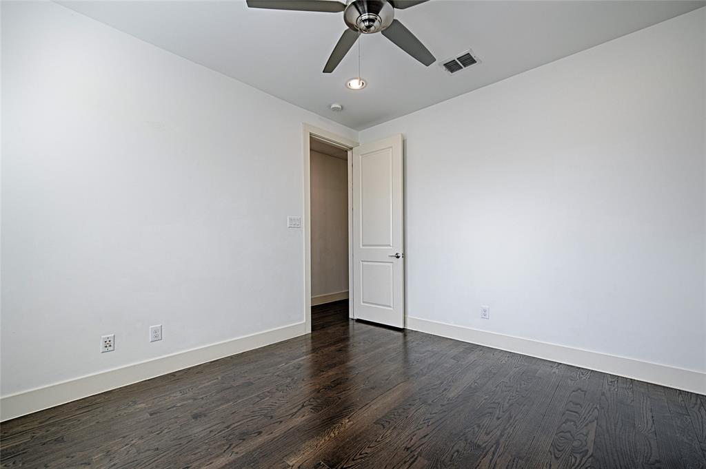 Flora Street Twnhms 02 - Residential Lease