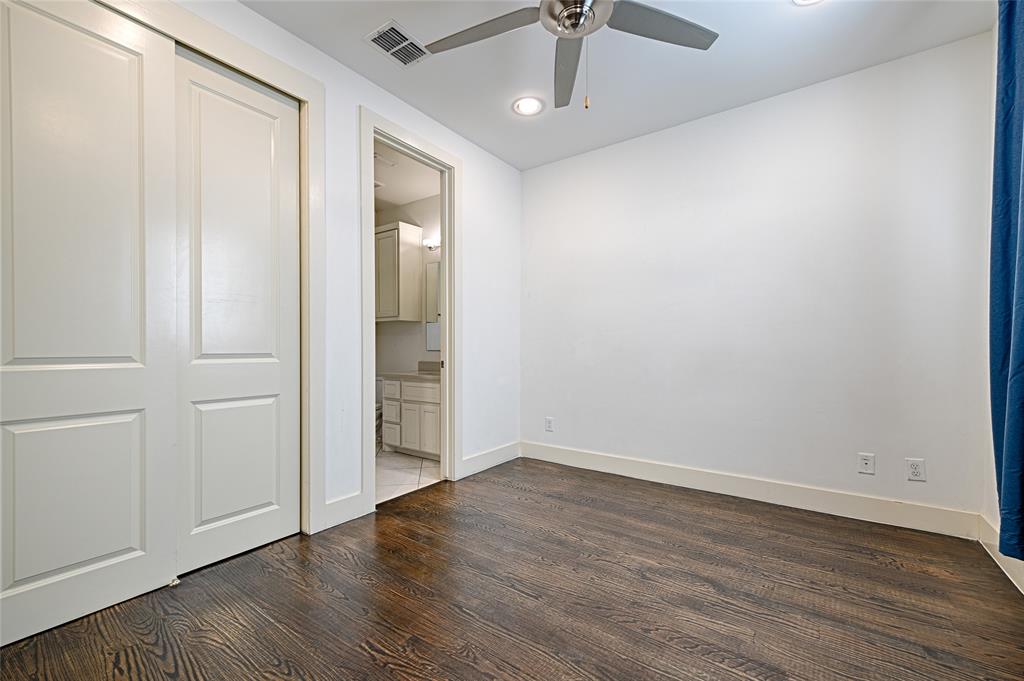 Flora Street Twnhms 02 - Residential Lease