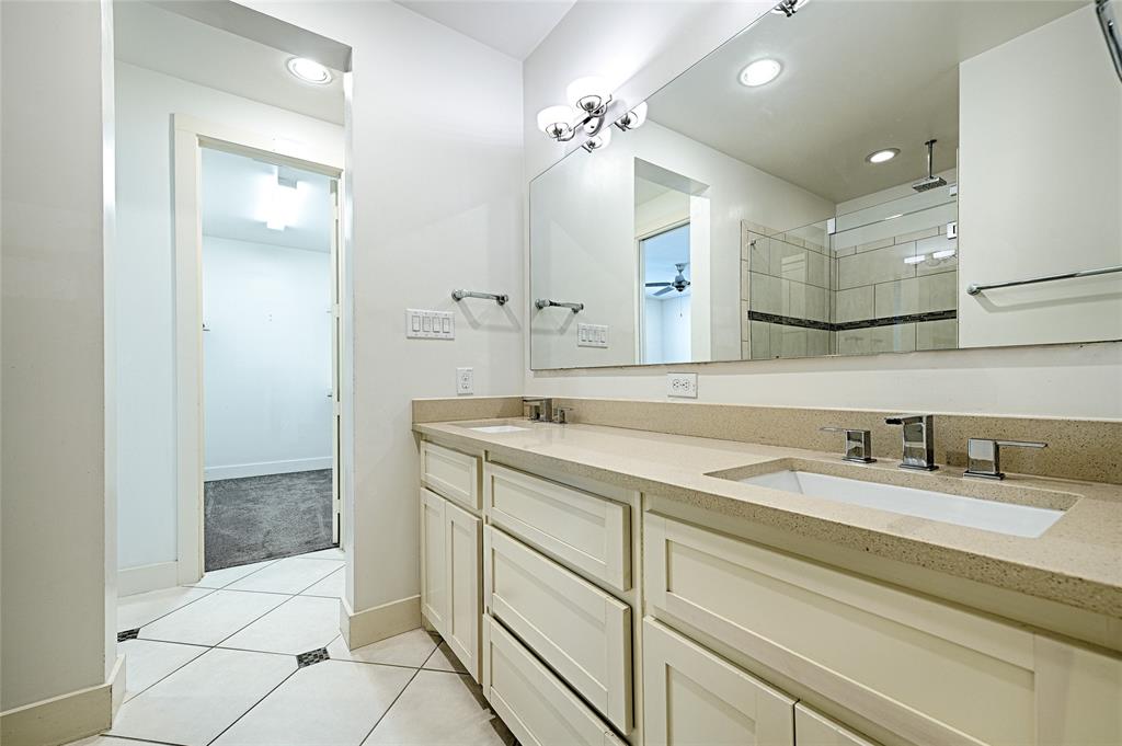 Flora Street Twnhms 02 - Residential Lease