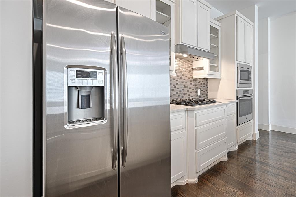 Flora Street Twnhms 02 - Residential Lease