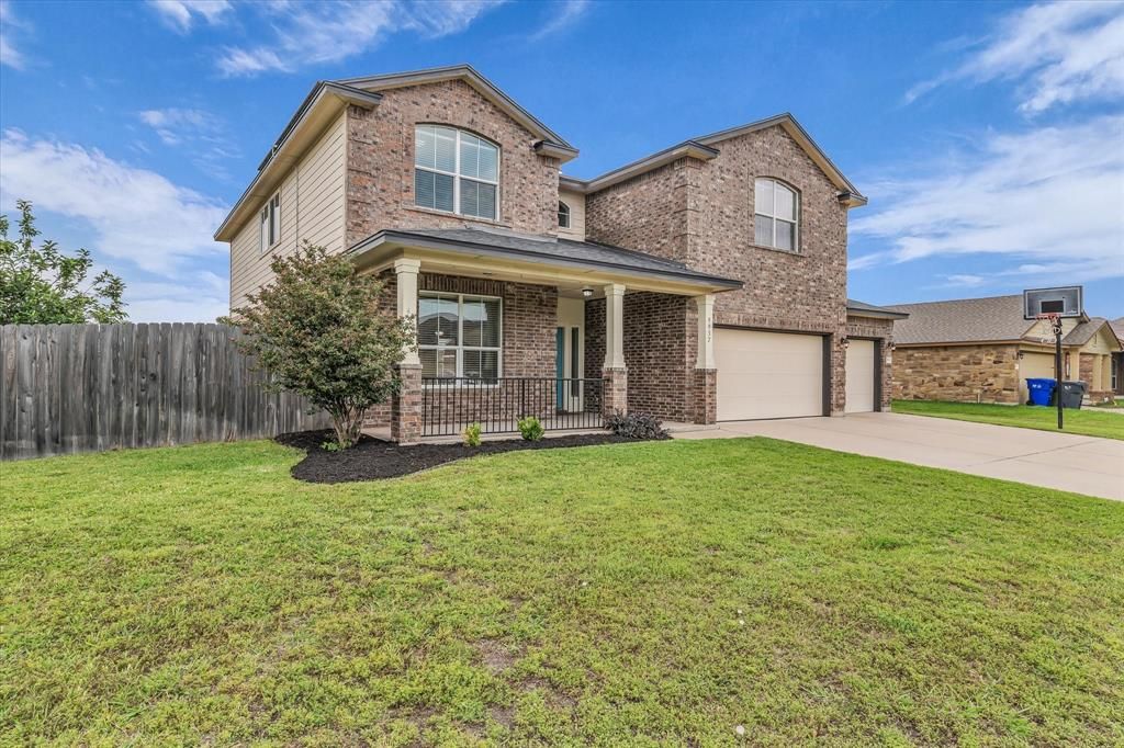 Photo of 9937 Iron Horse Trail, Waco, TX 76708 (MLS # 21250952)