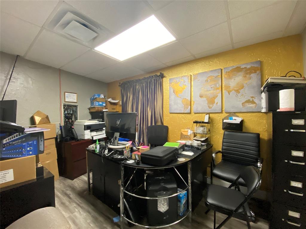 URBANDALE - Commercial Sale