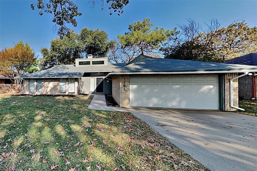 Charming 3 bed, 2 bath 1,750 sq ft home in Arlington! Open kitchen concept with updated counters. Primary suite with attached bathroom. Spacious backyard, great for gatherings! Pets accepted on a case by case basis. Additional admin fees apply. The Fireplace is decorative. Schedule your showing today! This home is as-is.
LEASE TERM:1year  

This home may be located within a Homeowners Association (HOA) community. If so, residents will be responsible for adhering to all HOA rules and regulations. Please contact your agent or landlord's agent for more information.