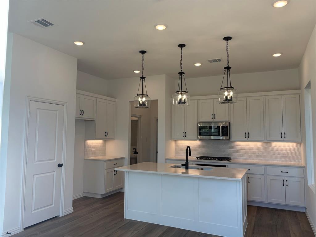 709 Kerrville Lane