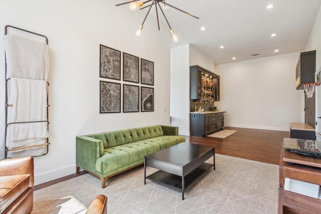 Austin Ave Flats, Orig Taylor - Residential