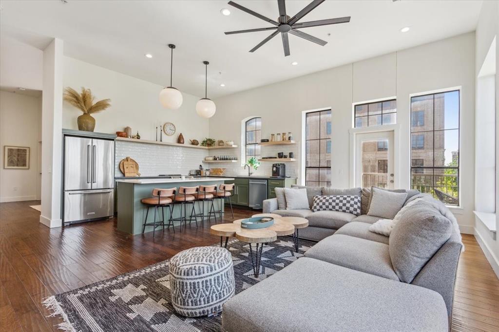 Austin Ave Flats, Orig Taylor - Residential