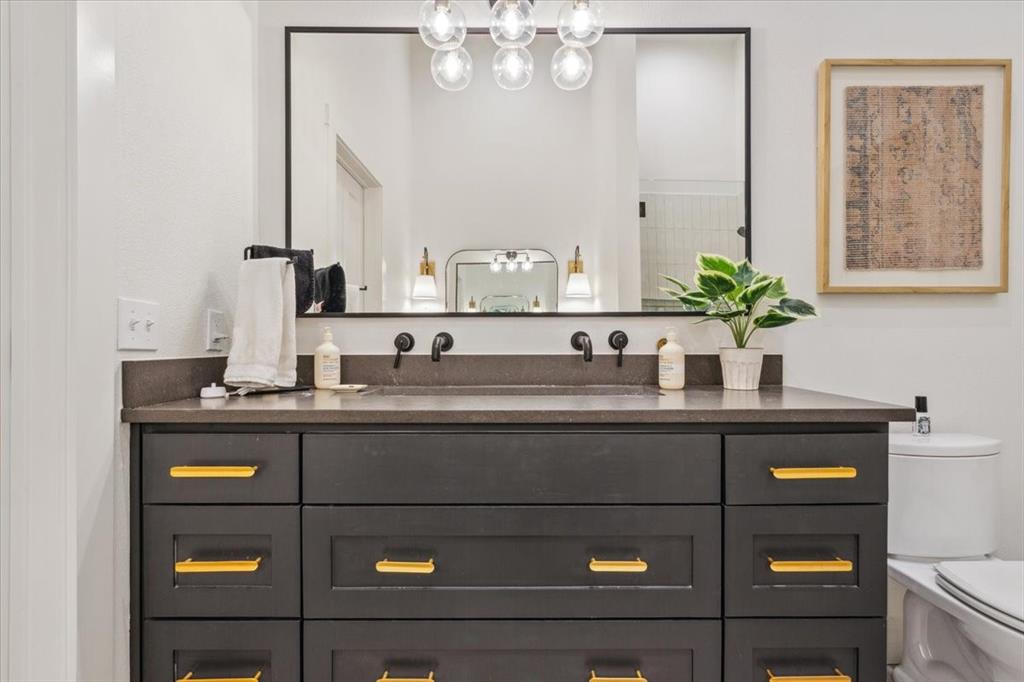 Austin Ave Flats, Orig Taylor - Residential