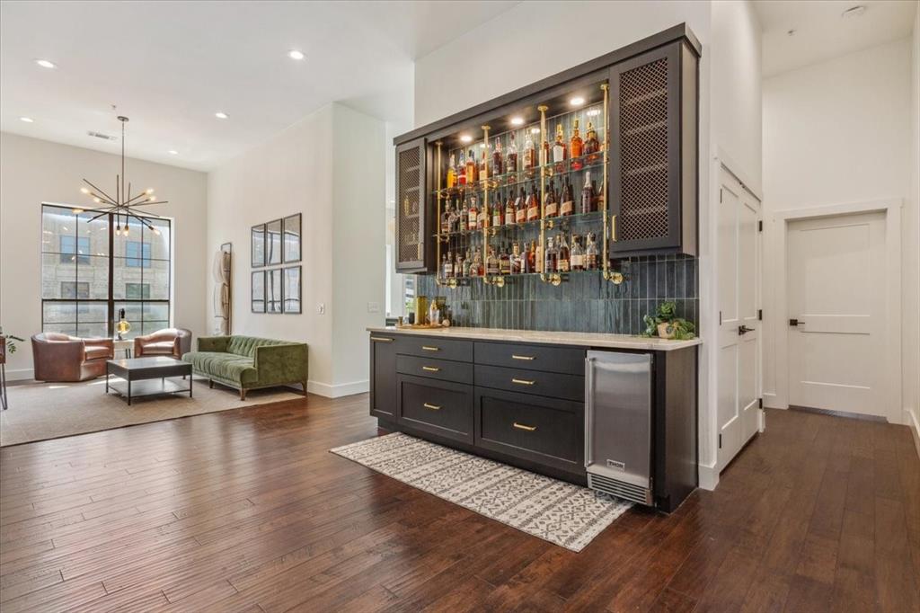 Austin Ave Flats, Orig Taylor - Residential