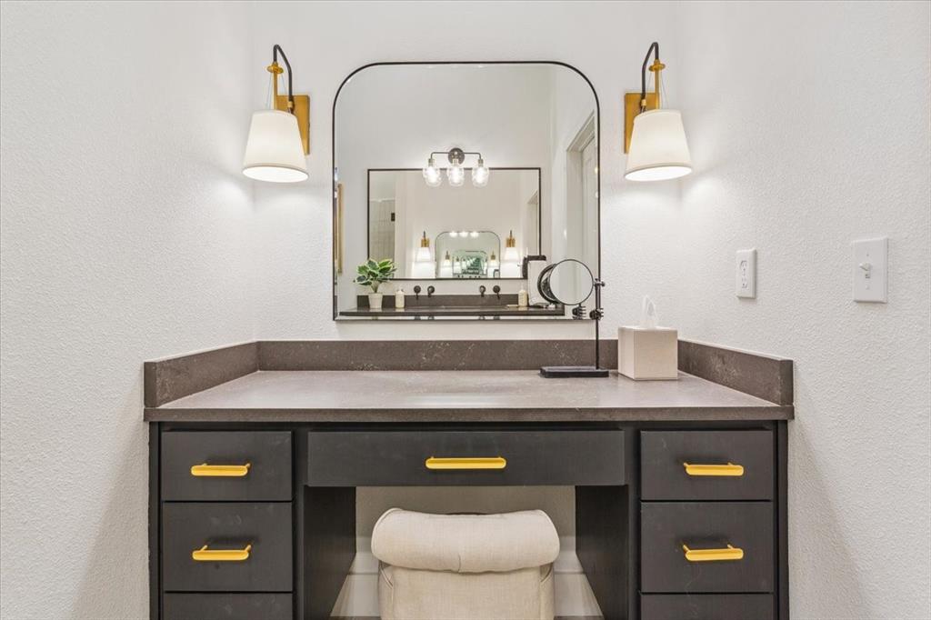 Austin Ave Flats, Orig Taylor - Residential