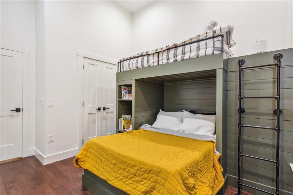 Austin Ave Flats, Orig Taylor - Residential