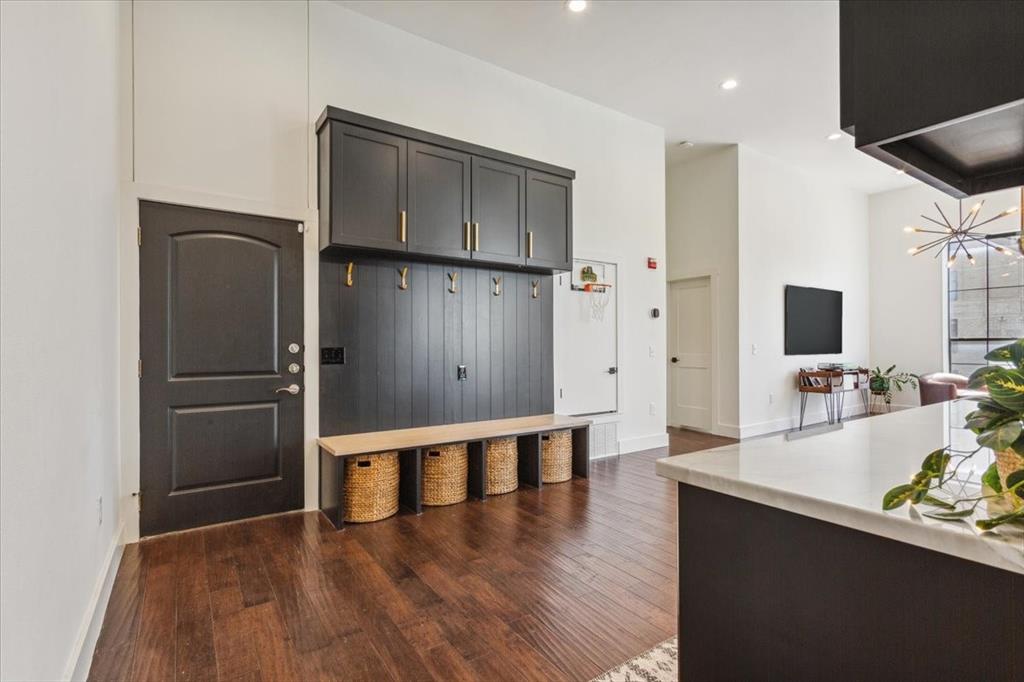 Austin Ave Flats, Orig Taylor - Residential