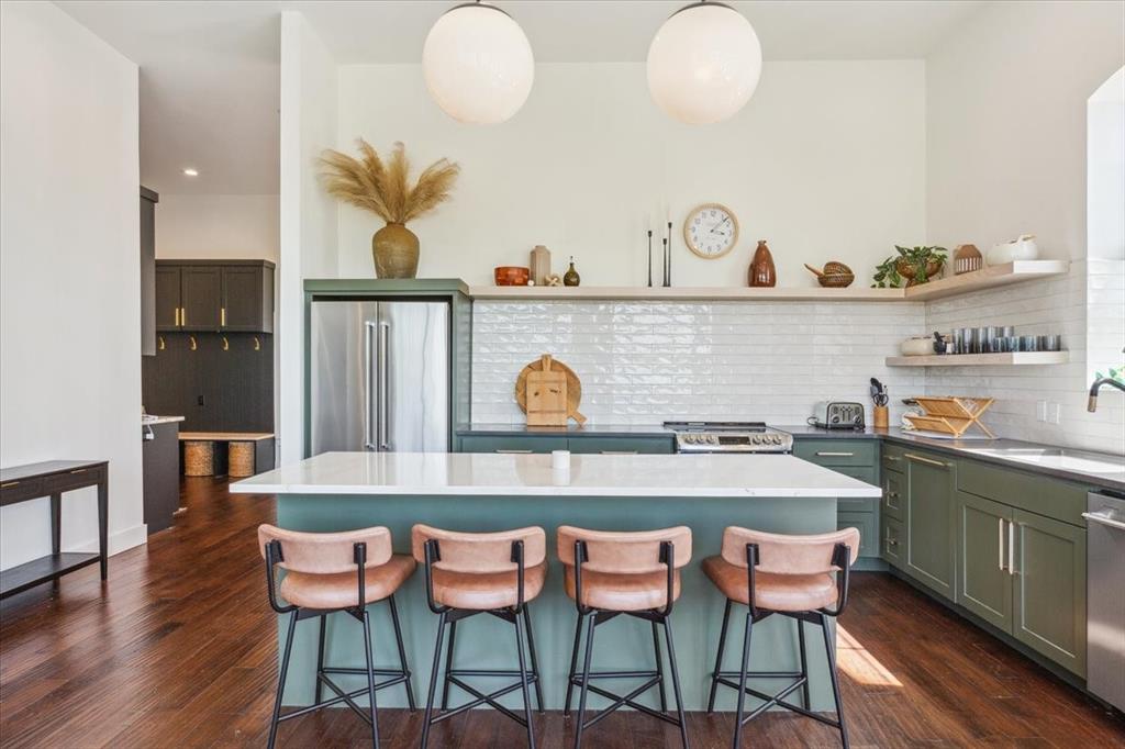 Austin Ave Flats, Orig Taylor - Residential