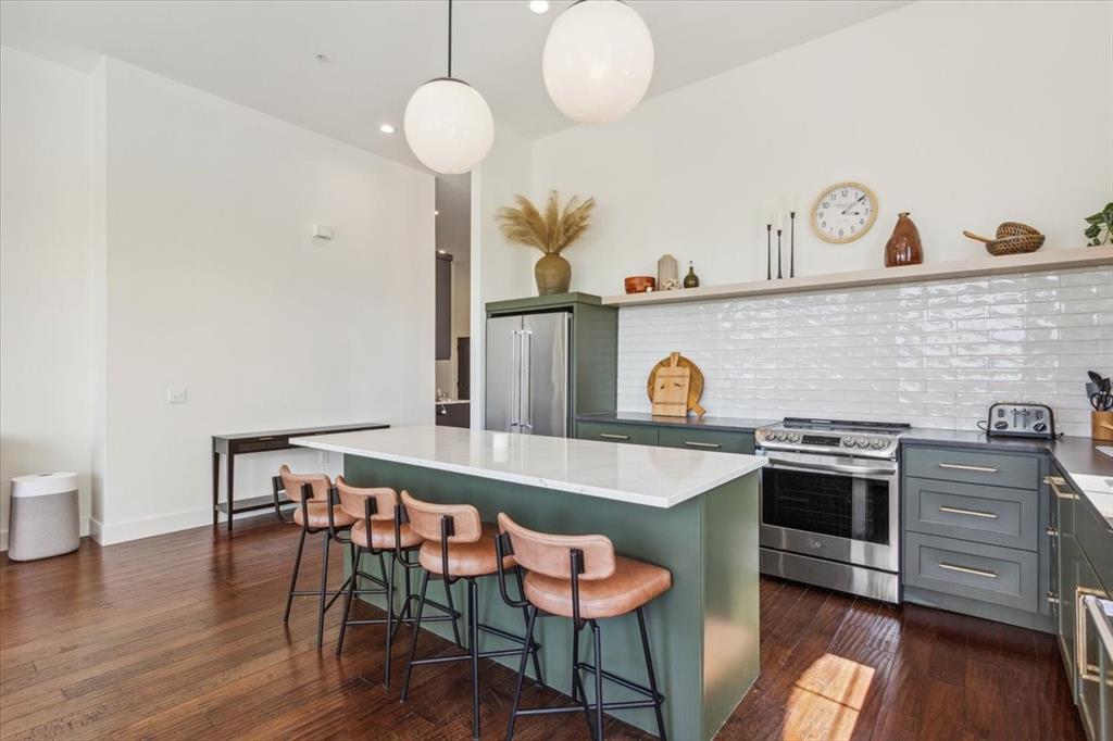 Austin Ave Flats, Orig Taylor - Residential