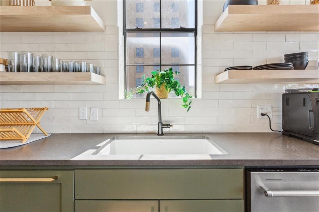 Austin Ave Flats, Orig Taylor - Residential