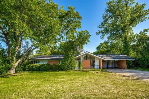 Photo of 6916 Forest Lane, Dallas, TX 75230 (MLS # 21257928)