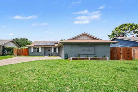 Photo of 1617 Pebble Beach Drive, Lewisville, TX 75067 (MLS # 21307965)