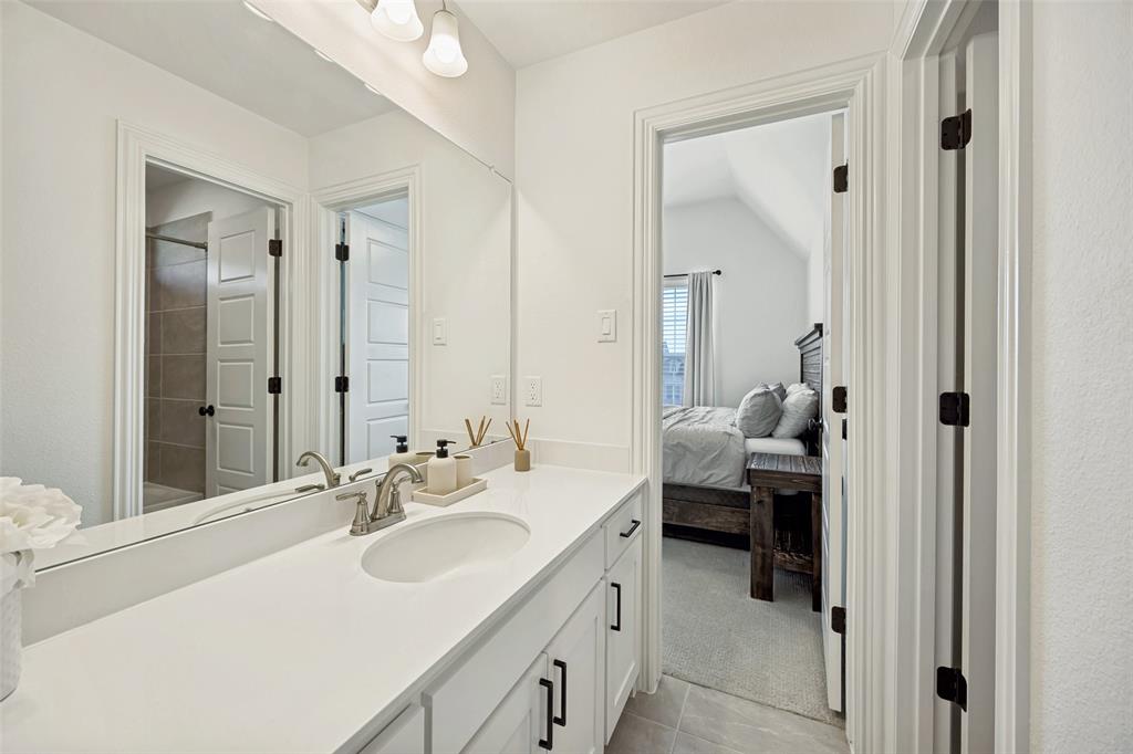 VINTAGE PLACE - Residential