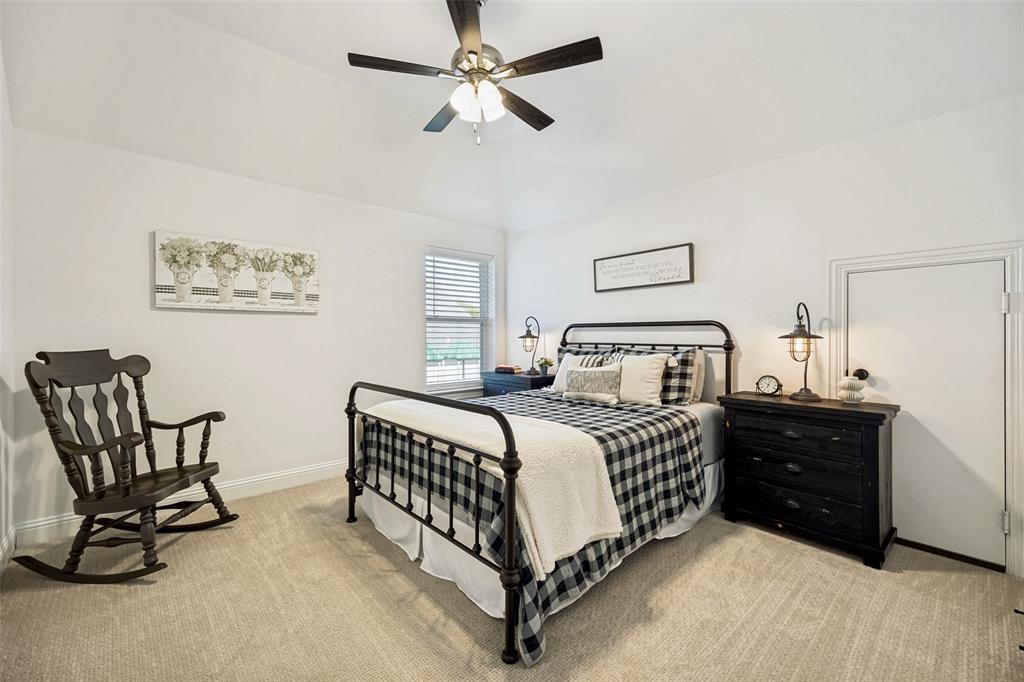 VINTAGE PLACE - Residential