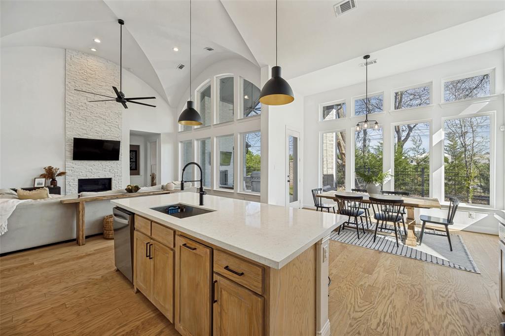 VINTAGE PLACE - Residential