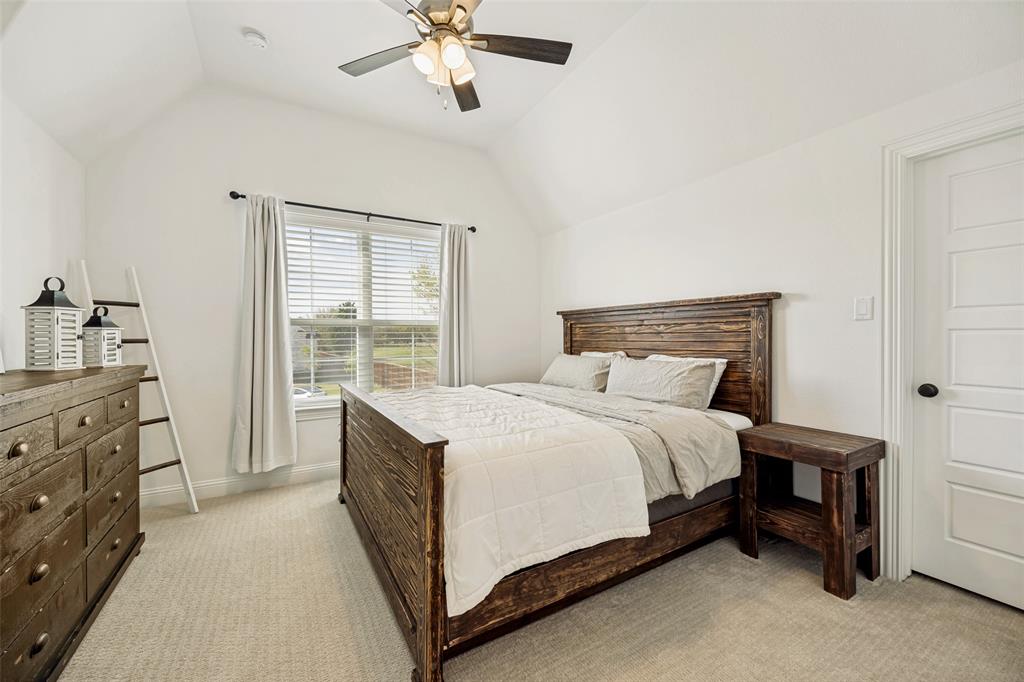 VINTAGE PLACE - Residential