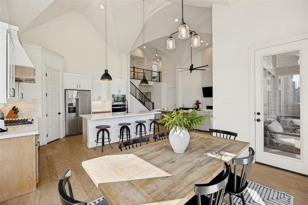 VINTAGE PLACE - Residential