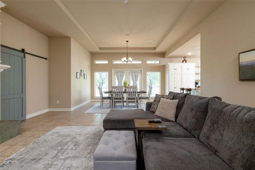 131 Lakeview Drive 1