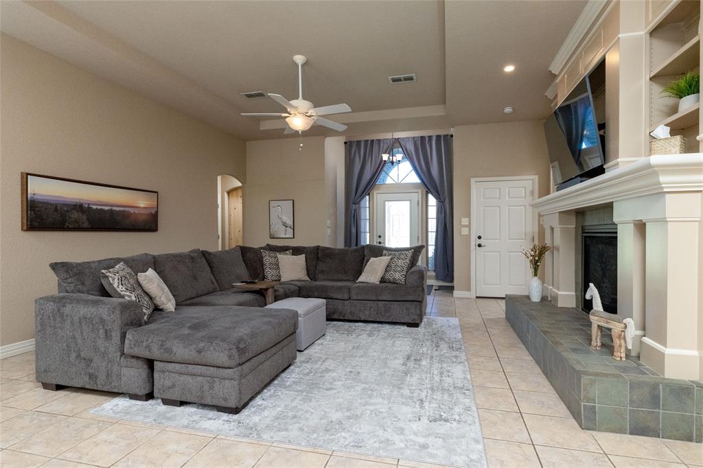 131 Lakeview Drive 1