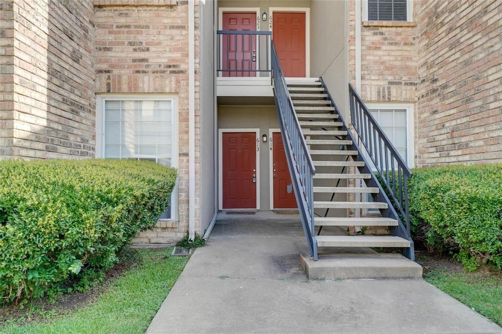 1700 Amelia Court 613