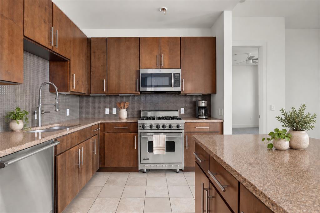 3100 W 7th Street 719
