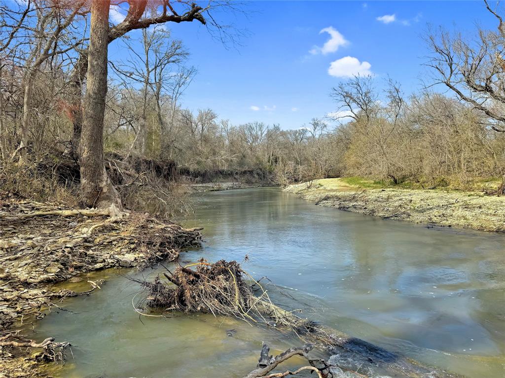 7811 County Road 1208