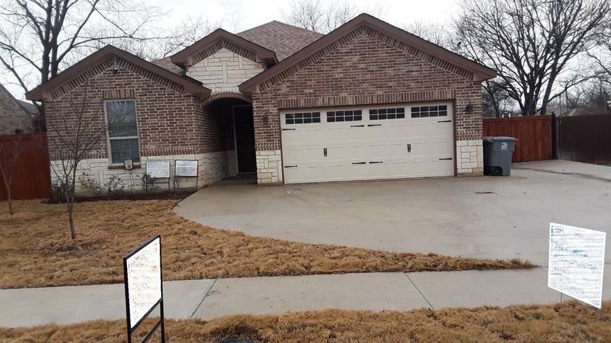 Great location. Close to major highways, Downtown, Parkland Hospital District, Dallas Airport Love Field, DFW International Airport, and Bishop Art District. Includes stainless steel appliances, hot tub, extra parking, alarm system and more.