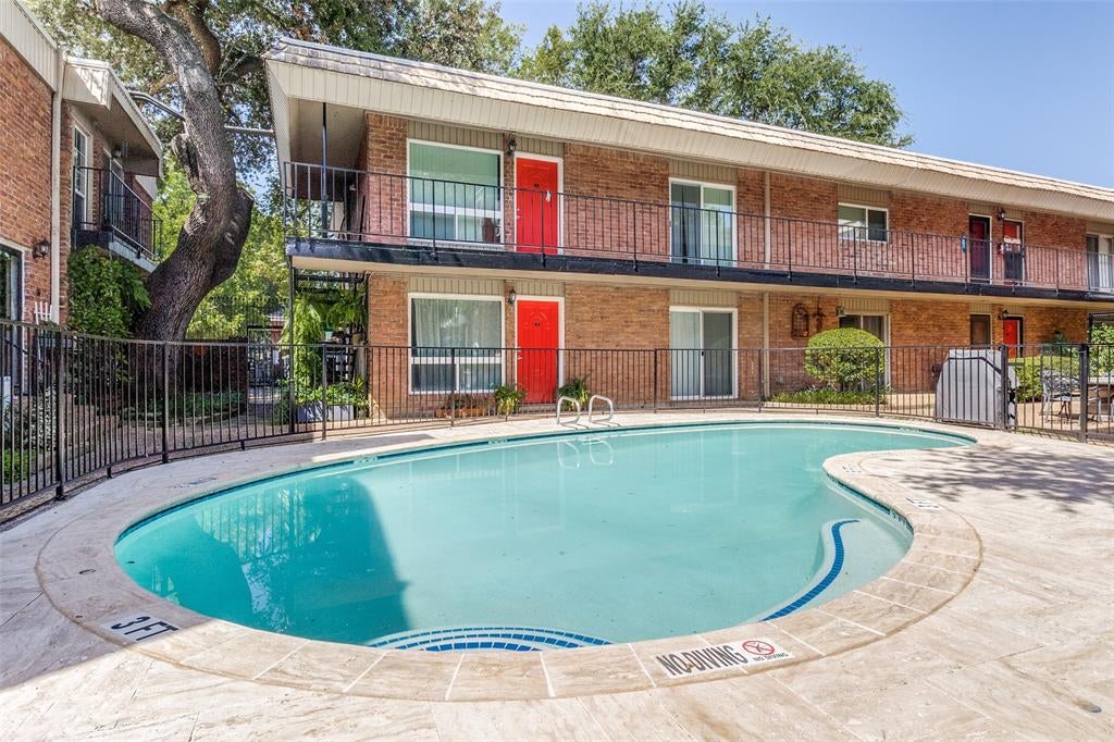 4340 Cedar Springs Road 109