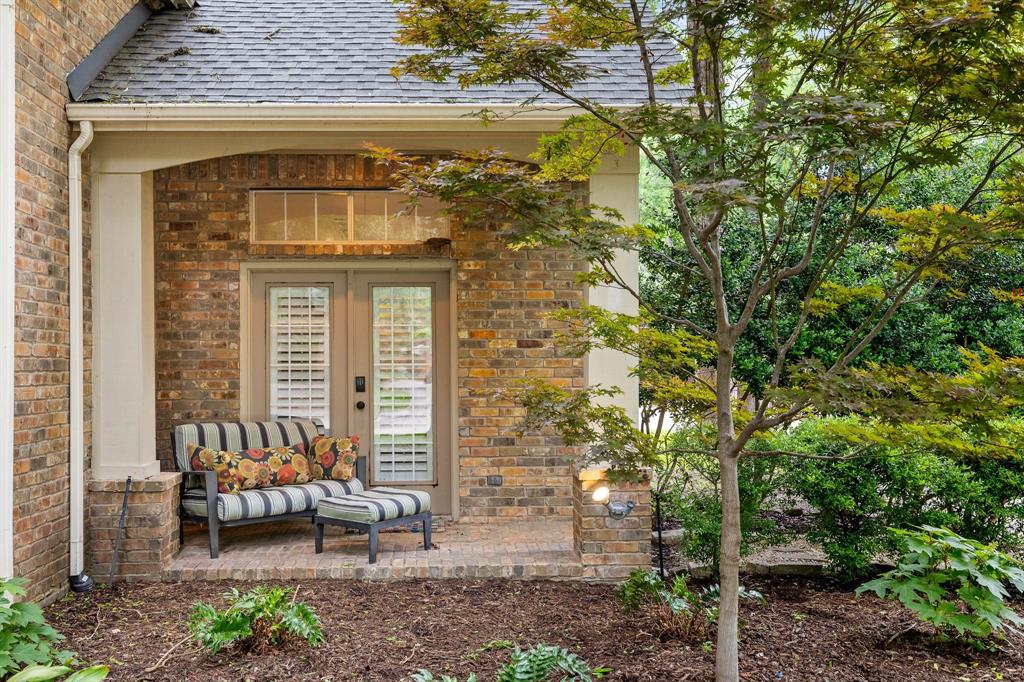 2706 Carriage Trail