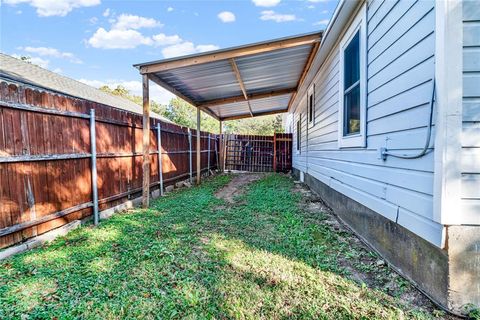 Tiny photo for 2916 Livingston Avenue, Fort Worth, TX 76110 (MLS # 21108969)