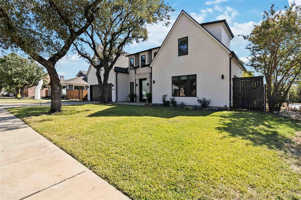 3942 Rochelle Drive