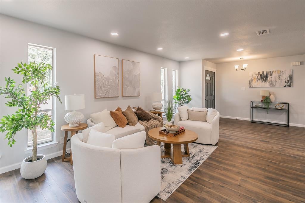 1917 Toplea Drive