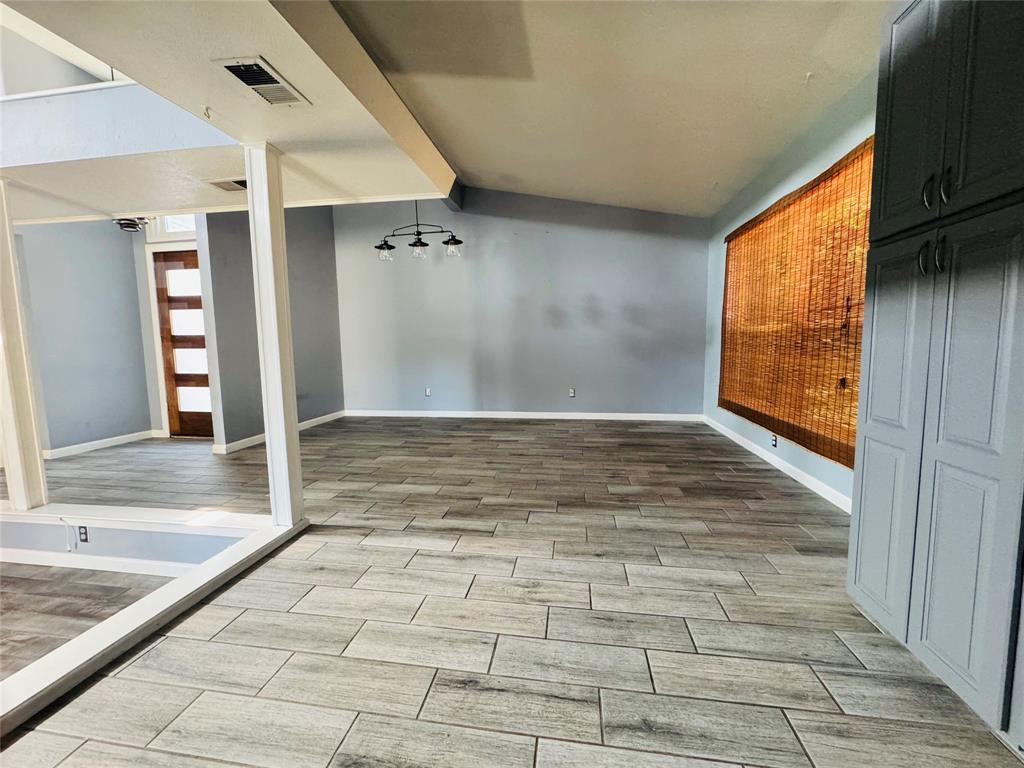12218 Treeview Lane