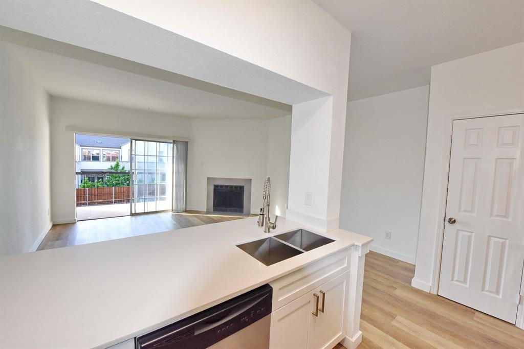 EASTON CONDOMINIUMS - Residential Lease