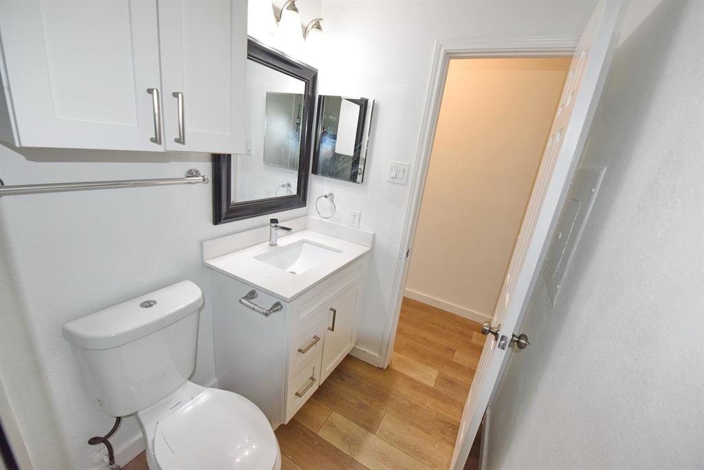 EASTON CONDOMINIUMS - Residential Lease